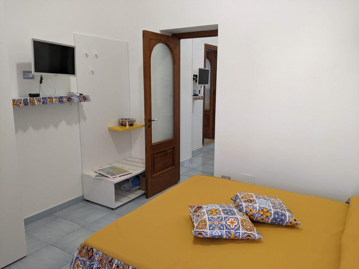 Tuttiacasaditeresa Rooms Procida Zewnętrze zdjęcie