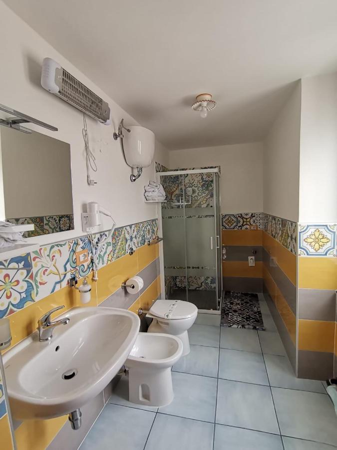 Tuttiacasaditeresa Rooms Procida Zewnętrze zdjęcie