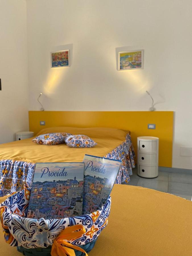 Tuttiacasaditeresa Rooms Procida Zewnętrze zdjęcie